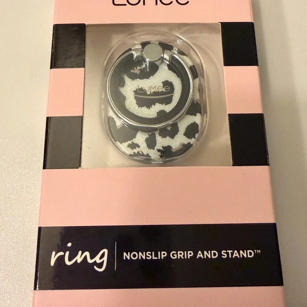 LuMee Cheetah  Design Phone Ring Holder new in box